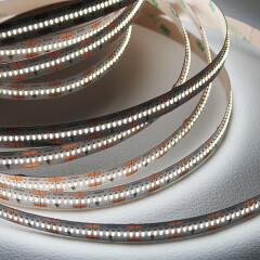 High CRI LED Stripe – 420 × 1808 LEDs – 20 W – 2300 lm/m – tageslichtweiß 6000 K – CRI 95+ 24V DC 120°