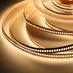 Constant Current LED-Streifen – 240 × 2835 LEDs – 19 W – 1920 lm/m – warmweiß 3000 K – CRI 90+ 24V DC 120°