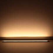 Constant Current Slim-Line LED-Leiste – klar – 240 × 2835 LEDs – 19 W – 1920 lm/m – warmweiß – CRI 90+ 24V DC 120°