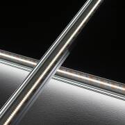 High-CRI LED-Lichtleiste Slim-Line max – klar – 420 × 1808 LEDs – 20 W – 2300 lm/m – tageslichtweiß – CRI 95+ 24V DC 120°
