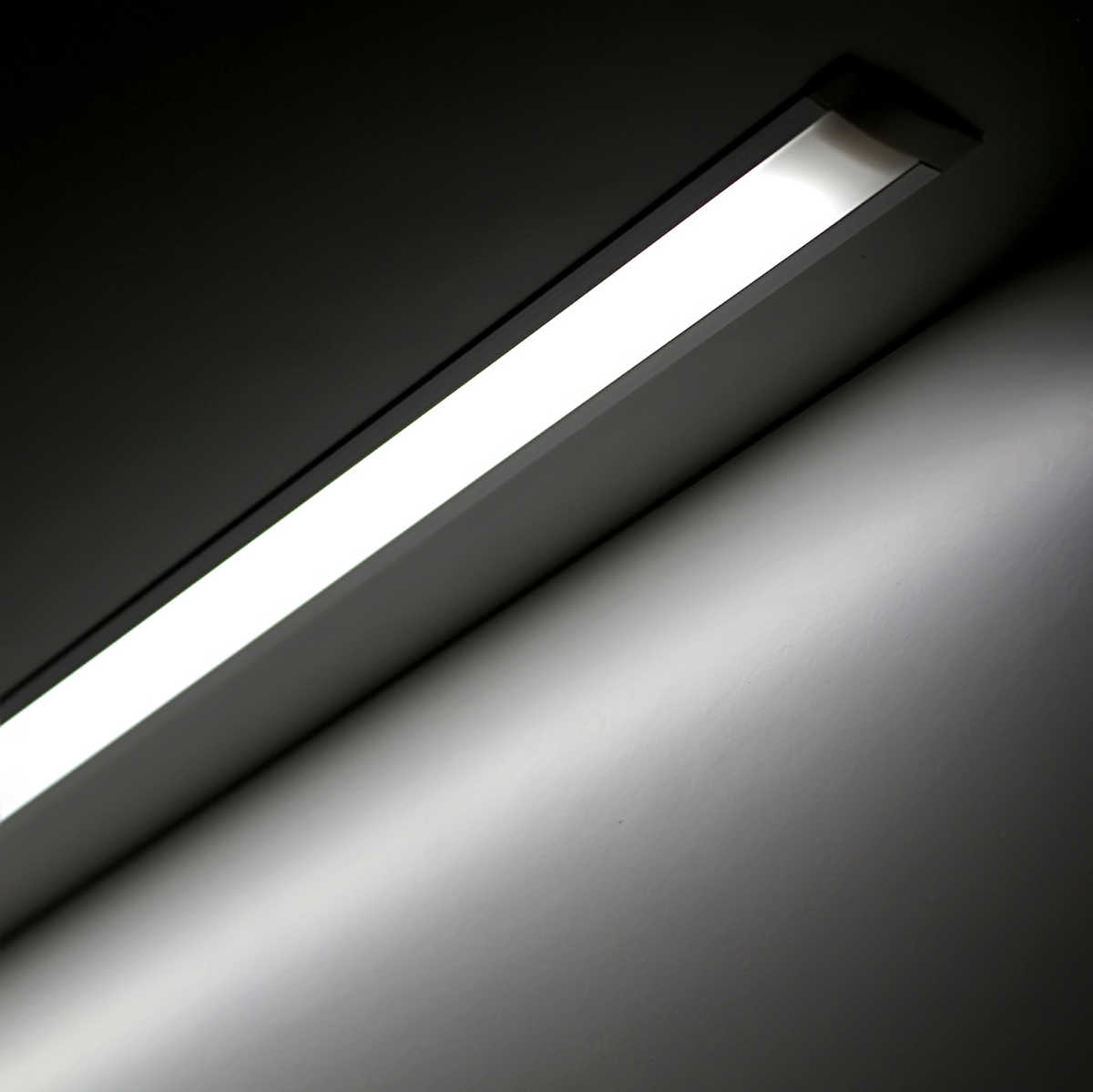 Constant Current LED Einbau-Leiste "Inside" | diffus | 240x 2835 LEDs | 19 Watt - 2110 Lumen je Meter | tageslichtweiß | CRI 90+ 24VDC 120° |
