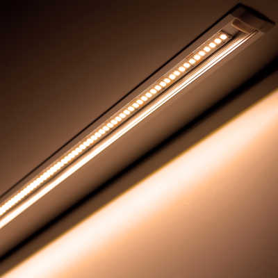 Constant Current LED Einbau-Leiste "Inside" | klar | 240x 2835 LEDs | 19 Watt - 1920 Lumen je Meter | warmweiß | CRI 90+ 24VDC 120° |