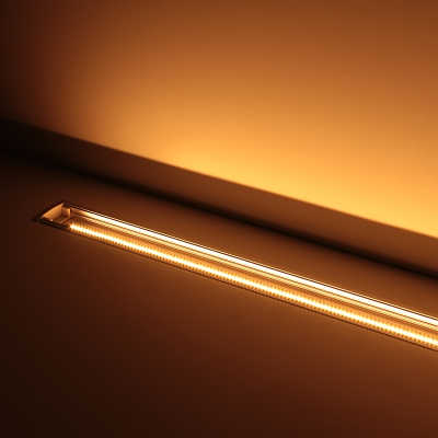 High-CRI Einbau LED Leiste "Inside max" | klar | 420x 1808 LEDs | 20 Watt - 2040 Lumen je Meter | ultrawarmweiß | CRI 95+ 24VDC 120° |