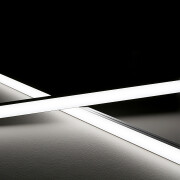 IP54 wasserdichte High-CRI LED-Leiste Out-Line IP54 – diffus – 420 × 1808 LEDs – 20 W – 2300 lm/m – tageslichtweiß 6000 K – CRI 95+ 24V DC 120°