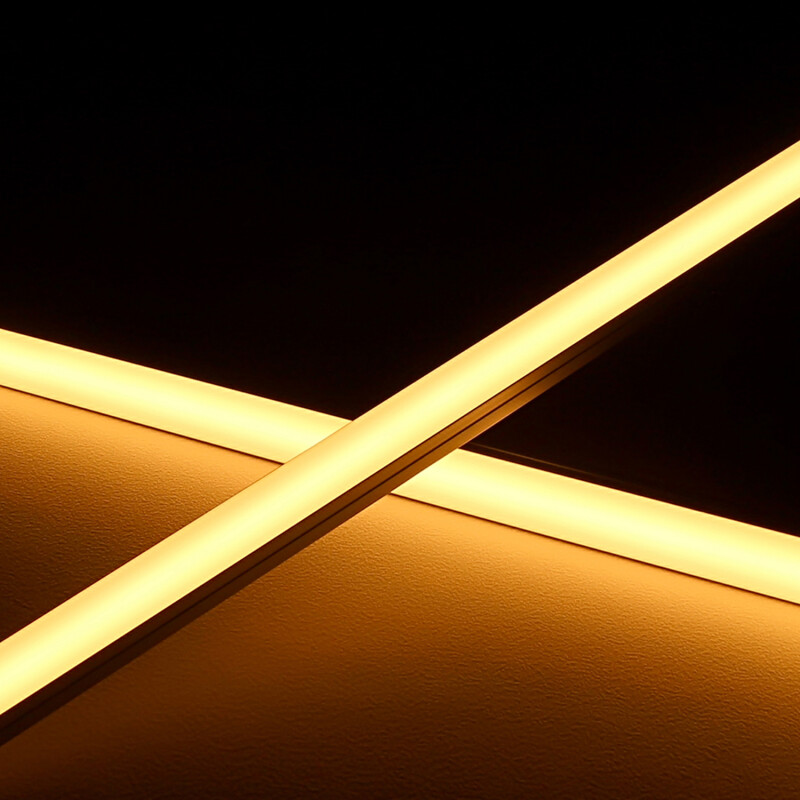 High-CRI LED-Leiste Out-Line IP54 wasserdicht – diffus – 420 × 1808 LEDs – 20 W – 2040 lm/m – ultrawarmweiß 2500 K – CRI 95+ 24V DC 120°