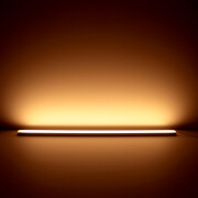 High-CRI LED-Leiste Out-Line IP54 wasserdicht – diffus – 420 × 1808 LEDs – 20 W – 2040 lm/m – ultrawarmweiß 2500 K – CRI 95+ 24V DC 120°
