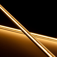 COB LED-Leiste Out-Line IP54 wasserdicht – transparent dimmbar – warmweiß 2700 K – CRI92 24V DC 180° – 528x LED Chips 12,5 W – 1172 lm/m