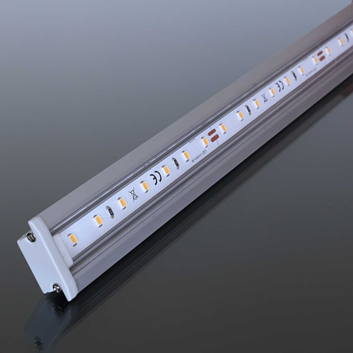 Einbau-LED-Leiste wasserdicht Wet-Line IP54 70x 2835 LEDs - 10 Watt - 884  Lumen je Meter, transparent
