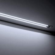 IP54 wasserdichte High-CRI Einbau LED-Leiste Wet-Line IP54 – transparent – 420 × 1808 LEDs – 20 W – 2300 lm/m – tageslichtweiß 6000 K – CRI 95+ 24V DC 120°