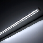 IP54 wasserdichte High-CRI Einbau LED-Leiste Wet-Line IP54 – transparent – 420 × 1808 LEDs – 20 W – 2300 lm/m – tageslichtweiß 6000 K – CRI 95+ 24V DC 120°