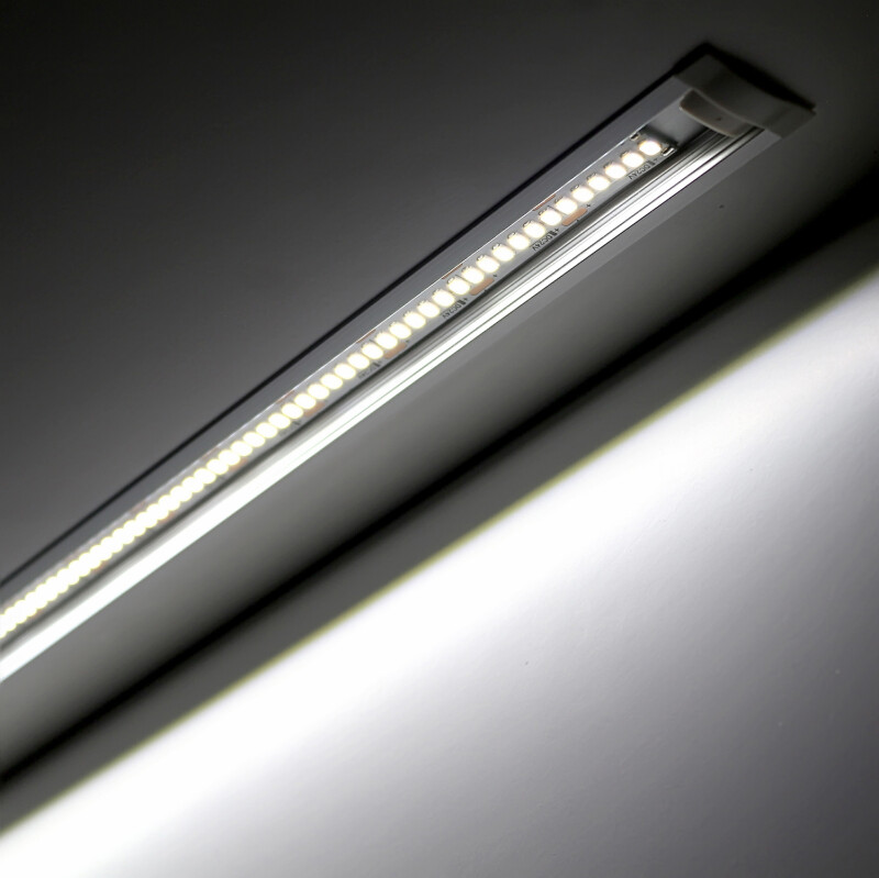 wasserdichte Einbau LED-Leiste Wet-Line IP54 transparent – 240 × 2835 LEDs – 19 W – 2110 lm/m – tageslichtweiß 6000 K – CRI 90+ 24V DC 120°