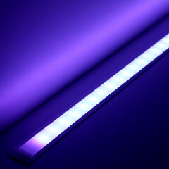 RGB LED-Leiste Inside zum Einbau – diffus – 96 × 5050 RGB LEDs – 680 Lumen – 19 W je Meter – 120° 24V DC