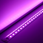 RGB LED-Leiste Inside zum Einbau – klar – 96 × 5050 RGB LEDs – 680 Lumen – 19 W je Meter – 120° 24V DC