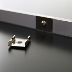 wasserdichte RGB LED-Leiste Out-Line IP54 – diffus – 96 × 5050 RGB LEDs – 680 Lumen – 19 W je Meter – 120° 24V DC