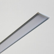 Triple Line RGBWW-LED-Leiste Recessed zum Einbau – diffus – 70x mehrfarbige 5050 RGB LEDs & 140x warmweiße 2835 CRI90+ LEDs je Meter – 120° 24V DC