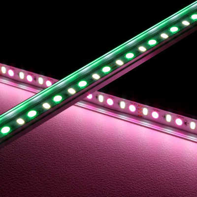 wasserdichte RGBW LED-Leiste "Out-Line IP54" | transparent | 56x Farbwechsel 5050 RGB LEDs & 56x weiße 5630 CRI90+ LEDs je Meter | 120° 24V DC |
