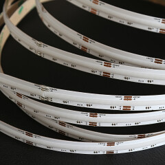 COB LED RGB Streifen – 840 LEDs – 690 Lumen – 15.8 W je Meter – 180° 24V DC