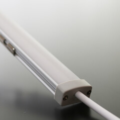 RGB COB LED-Lichtleiste Out-Line IP54 wasserdicht – diffus – 840x COB RGB LEDs – 690 Lumen – 15,8 W je Meter – 180° 24V DC