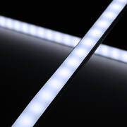 230V LED Leiste flach & dimmbar | diffus | tageslichtweiß 6300K 120° | Fertigung in Wunschlänge 63cm | 72x 2835 LEDs | 1104 Lumen | 10 Watt |