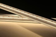 LED-Leiste Slim-Line max transparent mit 24V High-Performance LED-Streifen 240 × 2835 LEDs 21 W/m 3090 lm/m – neutralweiß 4000 K