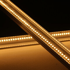 LED-Leiste Slim-Line max transparent mit 24V High-Performance LED-Streifen 240 × 2835 LEDs 19 W/m 2878 lm/m – warmweiß 2700 K