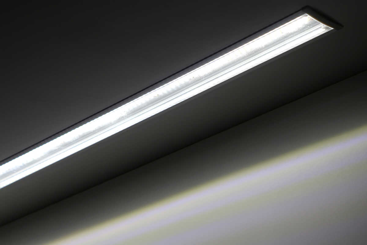 LED High-Performance transparent € 3164 20W/m | 2835 tage, mit max\