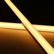 24V High-Performance LED-Leiste Out-Line IP54 diffus – mit 240 × 2835 LEDs 19 W/m 2878 lm/m LED-Streifen – warmweiß 2700 K