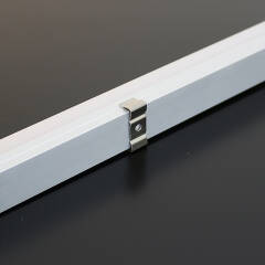 230V LED-Lichtleiste "Edgy-Line" dimmbar IP65 | warmweiß 2700K diffus | 120° CRI82 | Maßanfertigung in Länge 22cm | 24x 2835 LEDs | 336 Lumen | 3 Watt |