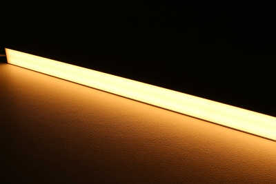 High-End LED-Leiste "Superwide" diffus | 320x 2835 LEDs | 31 Watt - 4769 Lumen je Meter | warmweiß 2700K | CRI 80+ 24VDC 120° |