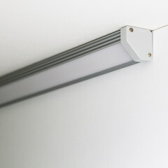 230V AC Eckleiste strong-EDGE COB LED wasserdicht (IP54) dimmbar diffus CRI90 – warmweiß 2700 K – 480x LEDs 12,2 W 1087 lm/m