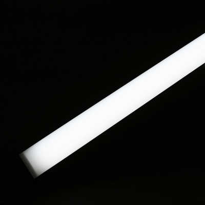 High-End LED-Leiste "Surface max" diffus | 320x 2835 LEDs | 31 Watt - 5440 Lumen je Meter | tageslichtweiß 6100K | 24VDC 120° |