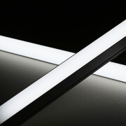 High-End LED-Leiste Surface max diffus – 320 × 2835 LEDs – 31 W – 5440 lm/m – tageslichtweiß 6100 K – 24V DC 120°