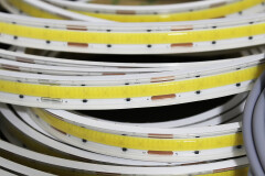 230V Twin-COB LED-Streifen – IP65 wasserdicht dimmbar – CRI93 180° warmweiß 2700 K – 960x LEDs 22,8 W 1857 lm /m