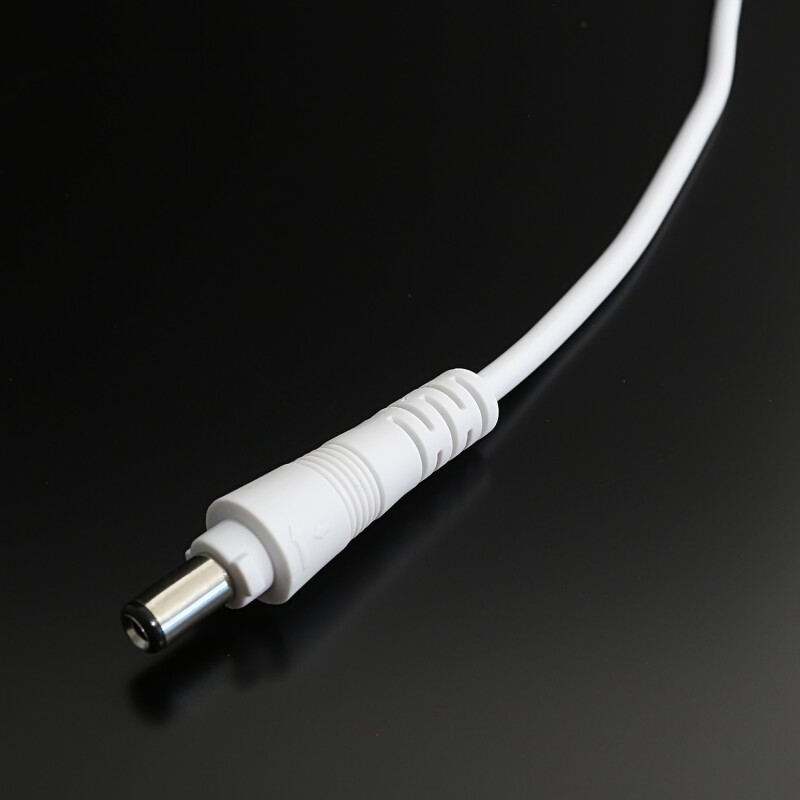 15cm Ausgangskabel mit DC-Stecker 5.5/2.5 – angelötet an den Ausgang