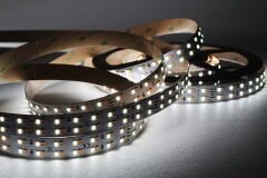 Twin Line CCT LED Streifen – 320 × 2835 LEDs – 2 × 14 W je Meter – Farbtemperatur einstellbar zwischen 2700 K-6700 K – CRI 90+ 24V DC 120°