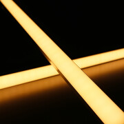 5 m 230V LED-Lichtleiste dimmbar IP65 – warmweiß diffus – Bausatz in Länge 502cm – 600 × 2835 LEDs – 8400 Lumen – 82 W