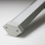 RGBWW LED Unterbauleuchte Connect-PRO – diffus – 56x Farbwechsel 5050 RGB LEDs & 56x warmweiße 5630 CRI90+ LEDs je Meter – 120° 24V DC