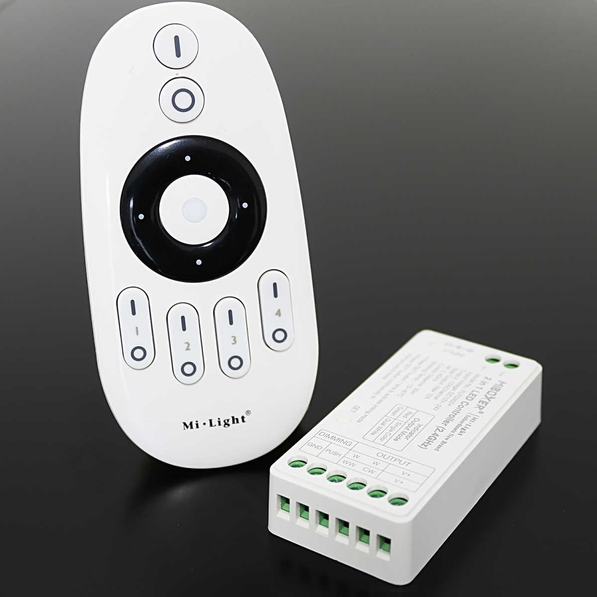 CCT Dual White 2 Kanal LED-Controller & 4 Zonen Touch Hand-Fernbedienung - SET