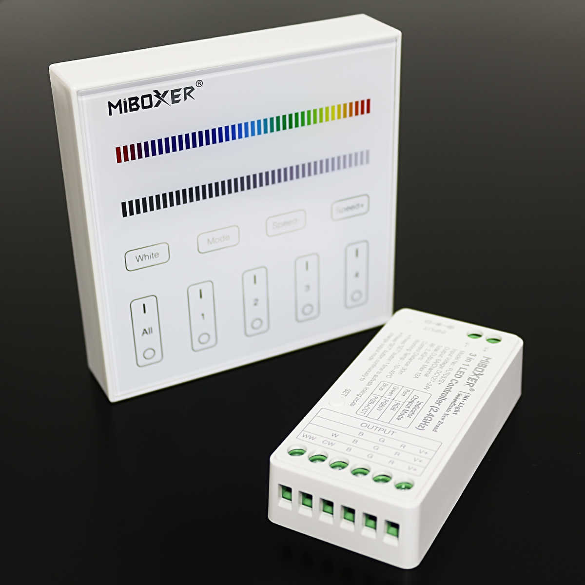 4-Kanal RGBW LED-Controller & 4 Zonen Touch-Wand-Panel - SET