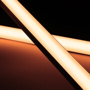 24V LED-Leiste Out-Line IP54 diffus – ultrawarmweiß mit 2000 Kelvin – 240 × 2835 LEDs – 19 W – 1976 lm/m