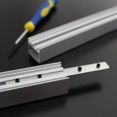 LED Profil Aufputz CONNECT-PRO, erweiterbar, silber eloxiert, Diffusor weiß opal - für LED-Streifen bis 21mm Breite