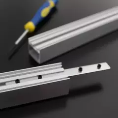 LED Profil Aufputz CONNECT-PRO, erweiterbar, silber eloxiert, Diffusor weiß opal - für LED-Streifen bis 21mm Breite